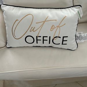 ASHLAND OUT OF THE OFFICE SOFT-LINE PILLOW NWT